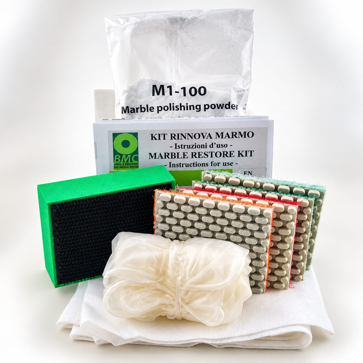 Rinnova Marmo DELUXE - componenti del kit con abrasivi, supporto, M1-100, panno e guanti